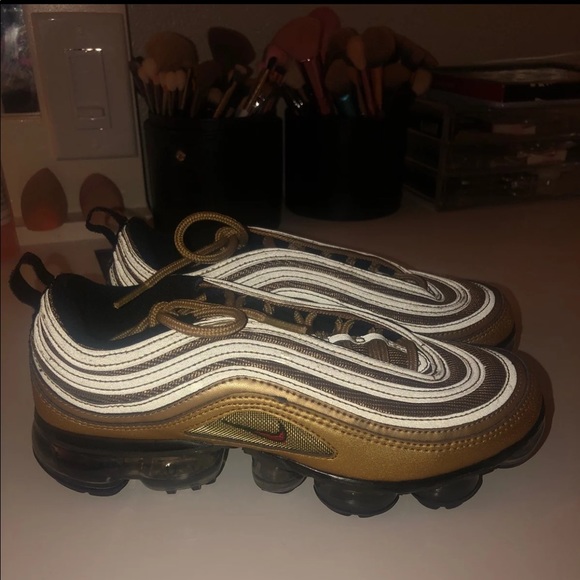 Nike Shoes - Nike Airmax